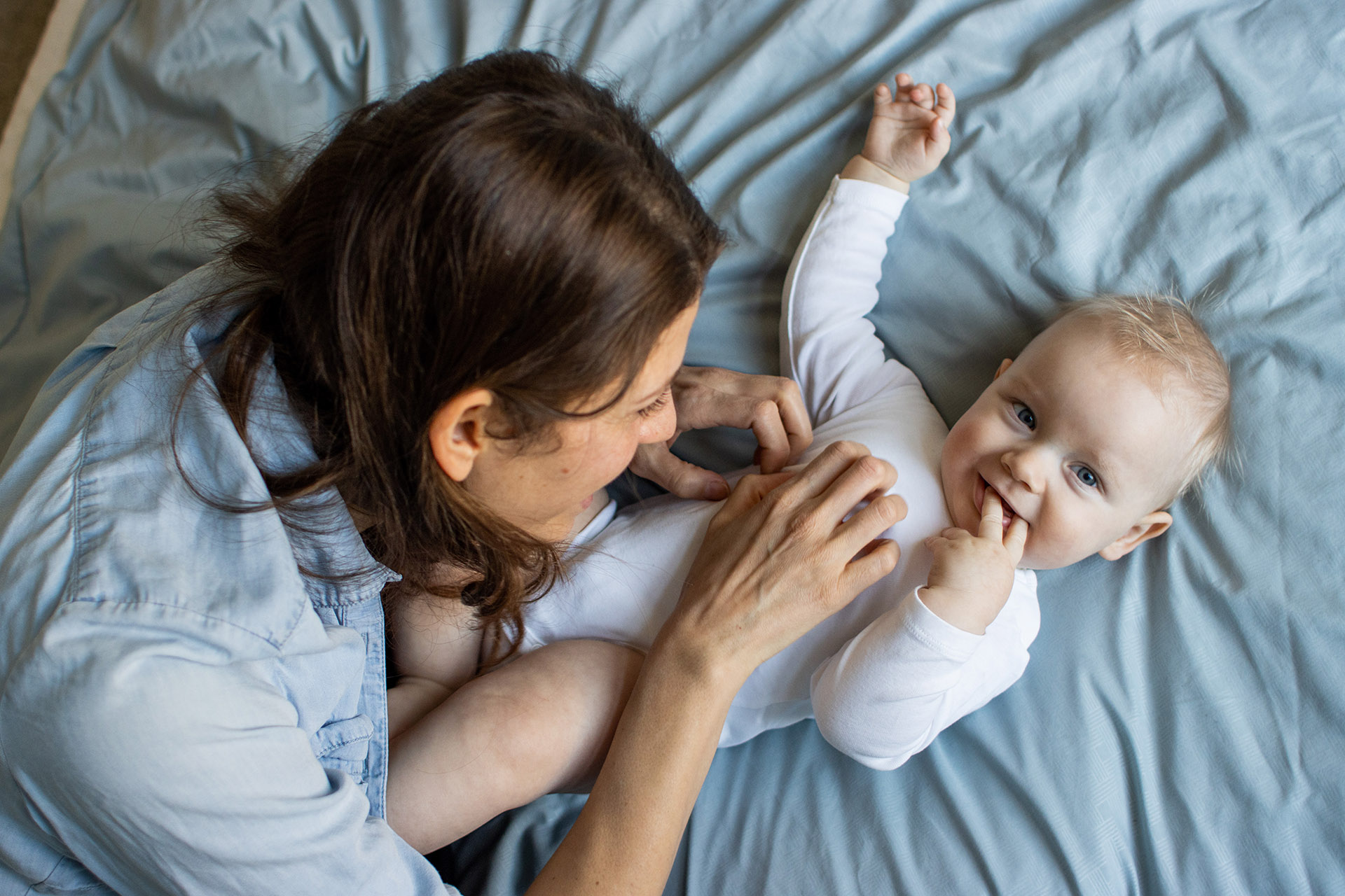 homeshooting-rostock-fotograf-homestories-zuhaus-bilder-fotos-baby-newborn