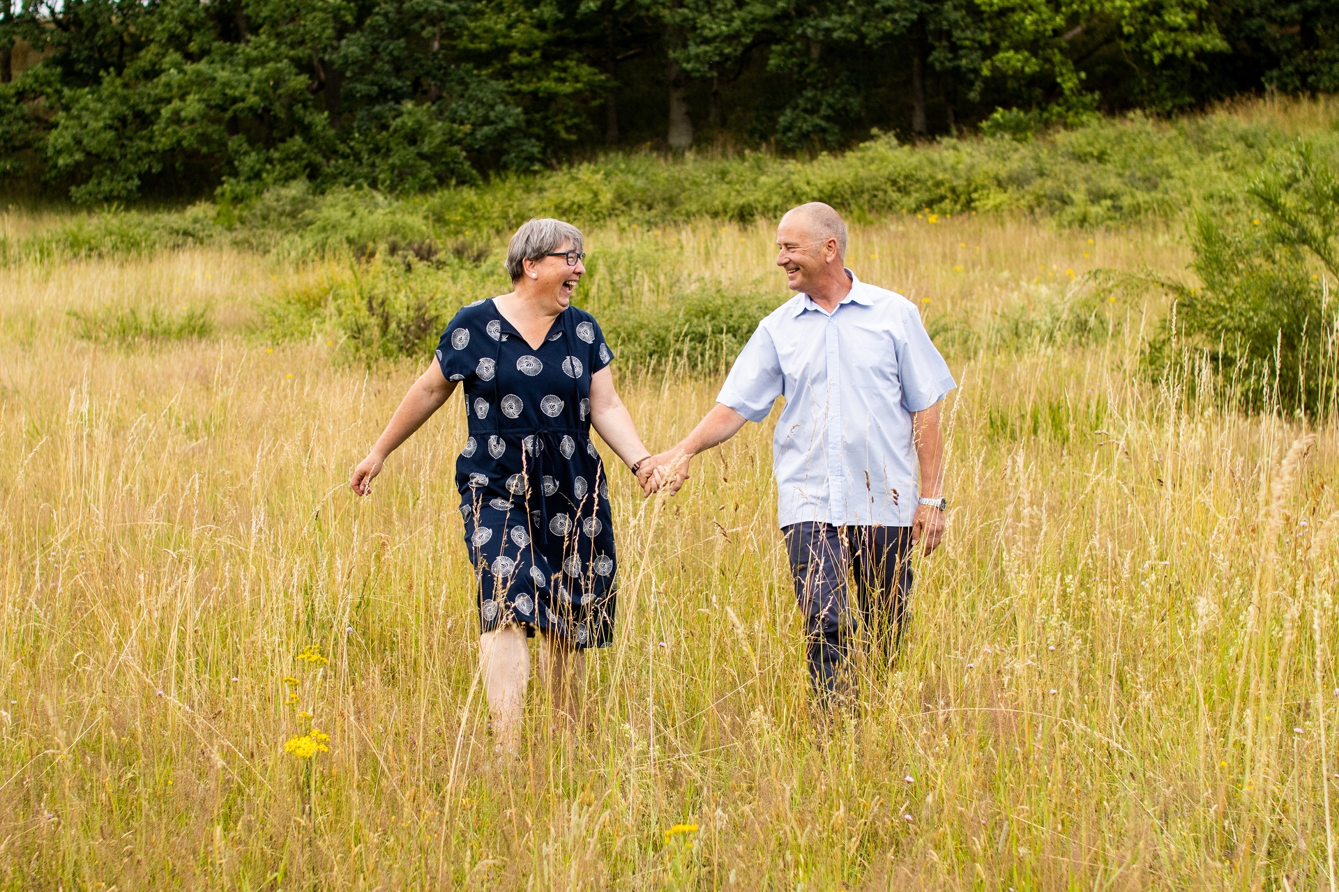 Hand in Hand in der Natur